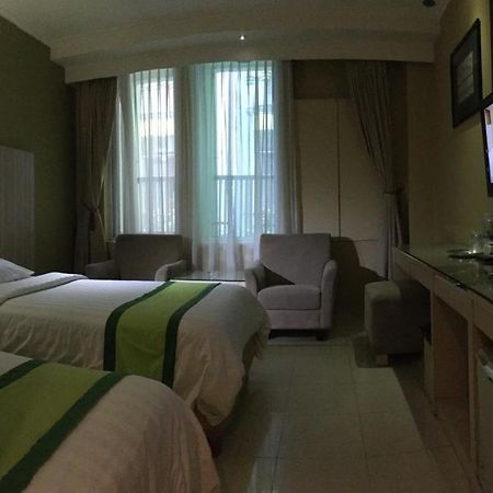 Hotel Wisata Niaga Purwokerto Kültér fotó