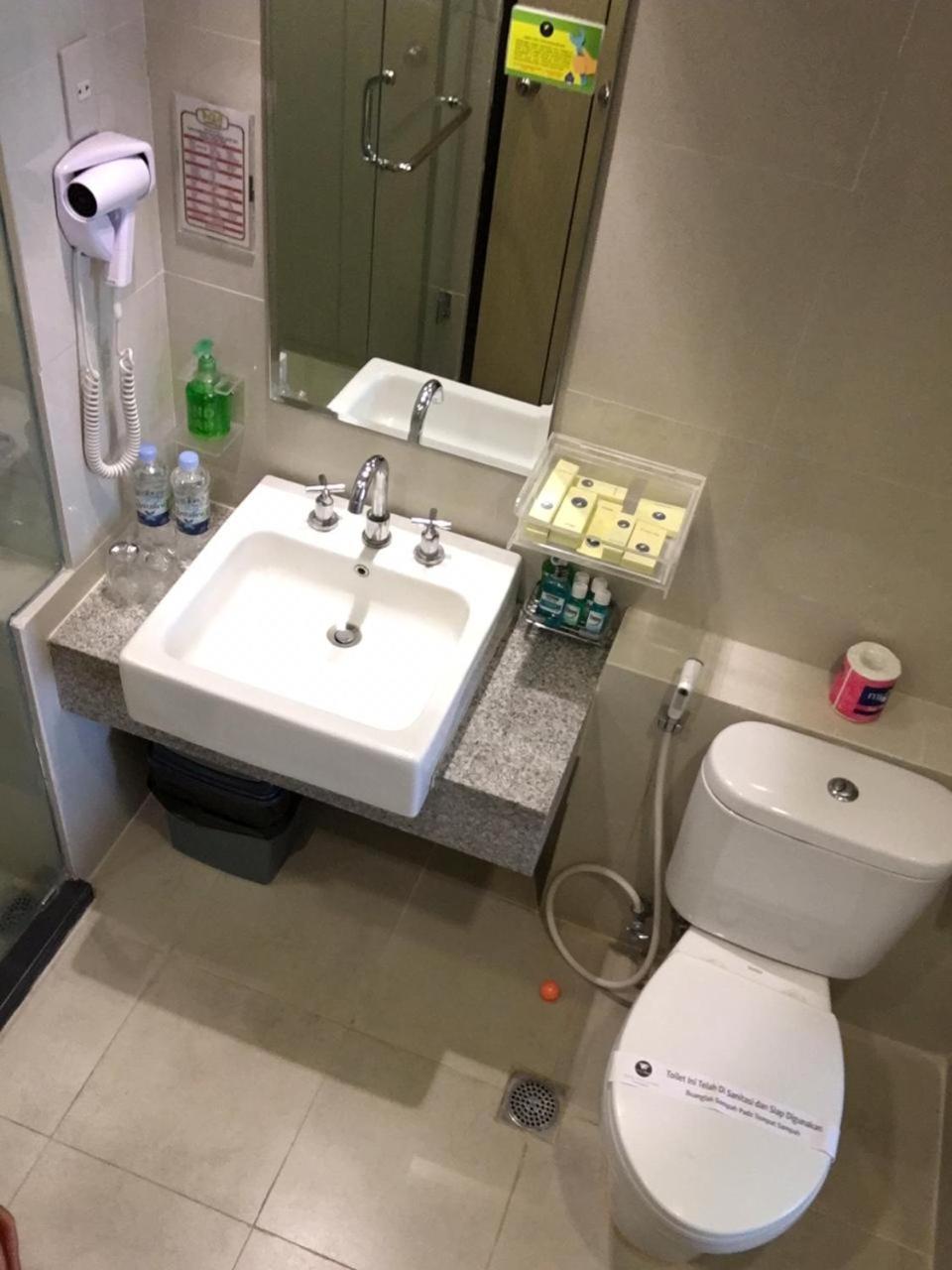Hotel Wisata Niaga Purwokerto Kültér fotó