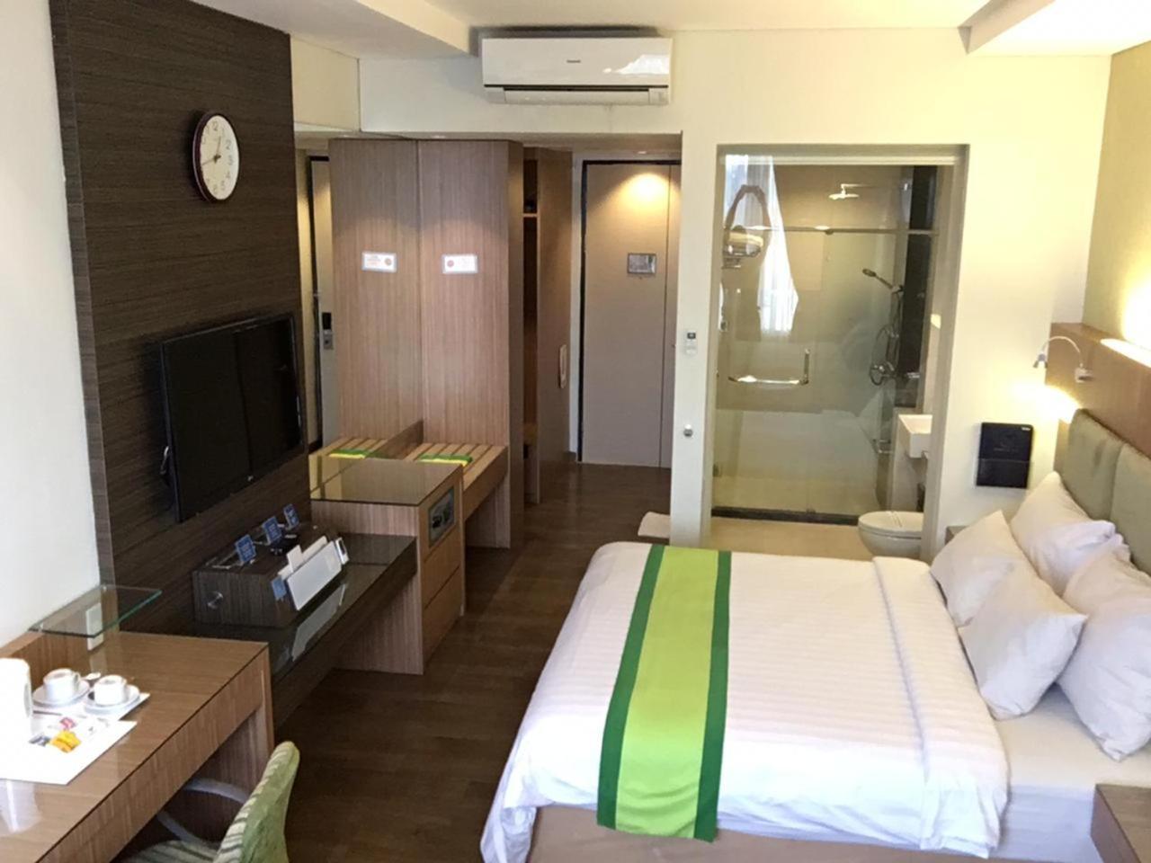 Hotel Wisata Niaga Purwokerto Kültér fotó