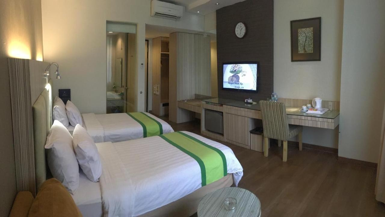 Hotel Wisata Niaga Purwokerto Kültér fotó