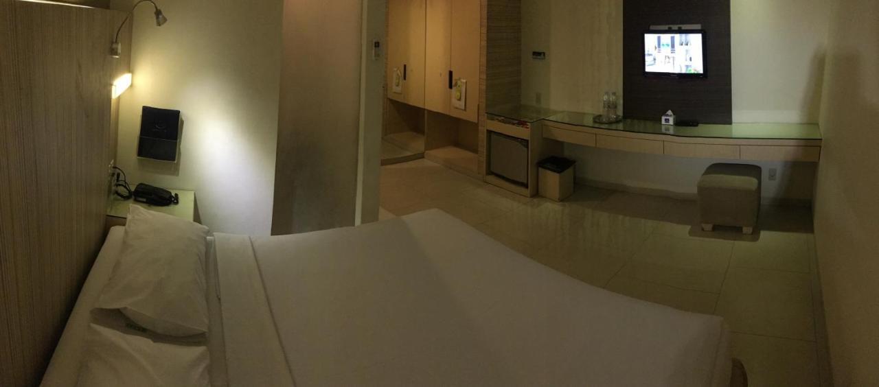 Hotel Wisata Niaga Purwokerto Kültér fotó
