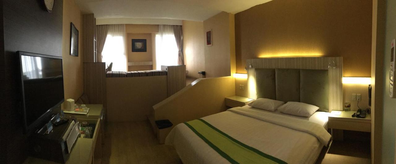 Hotel Wisata Niaga Purwokerto Kültér fotó