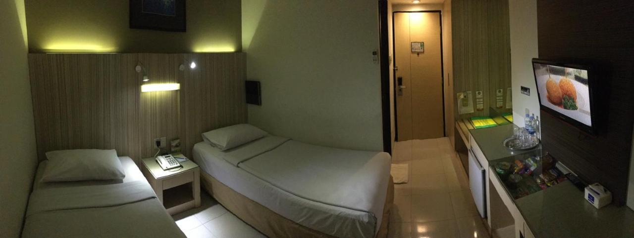 Hotel Wisata Niaga Purwokerto Kültér fotó