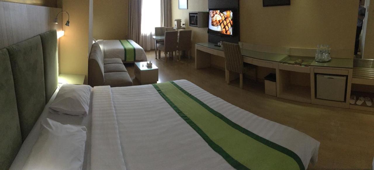 Hotel Wisata Niaga Purwokerto Kültér fotó