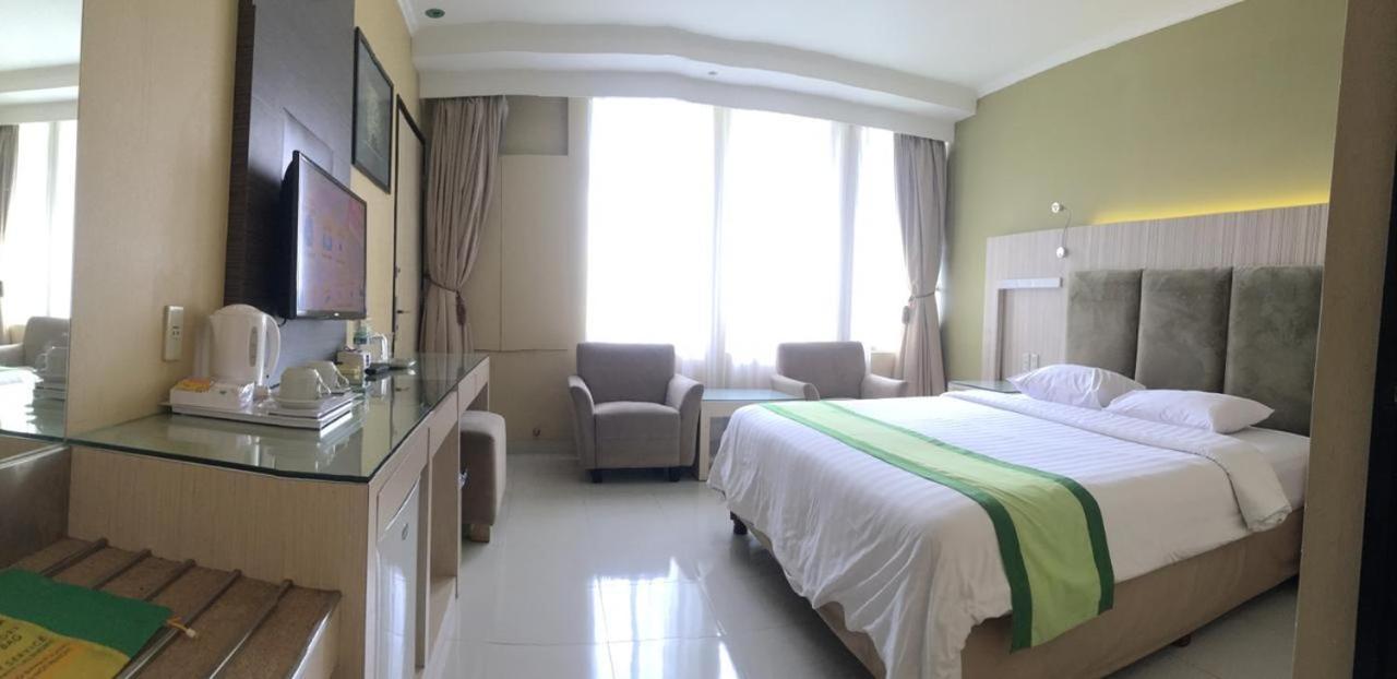 Hotel Wisata Niaga Purwokerto Kültér fotó