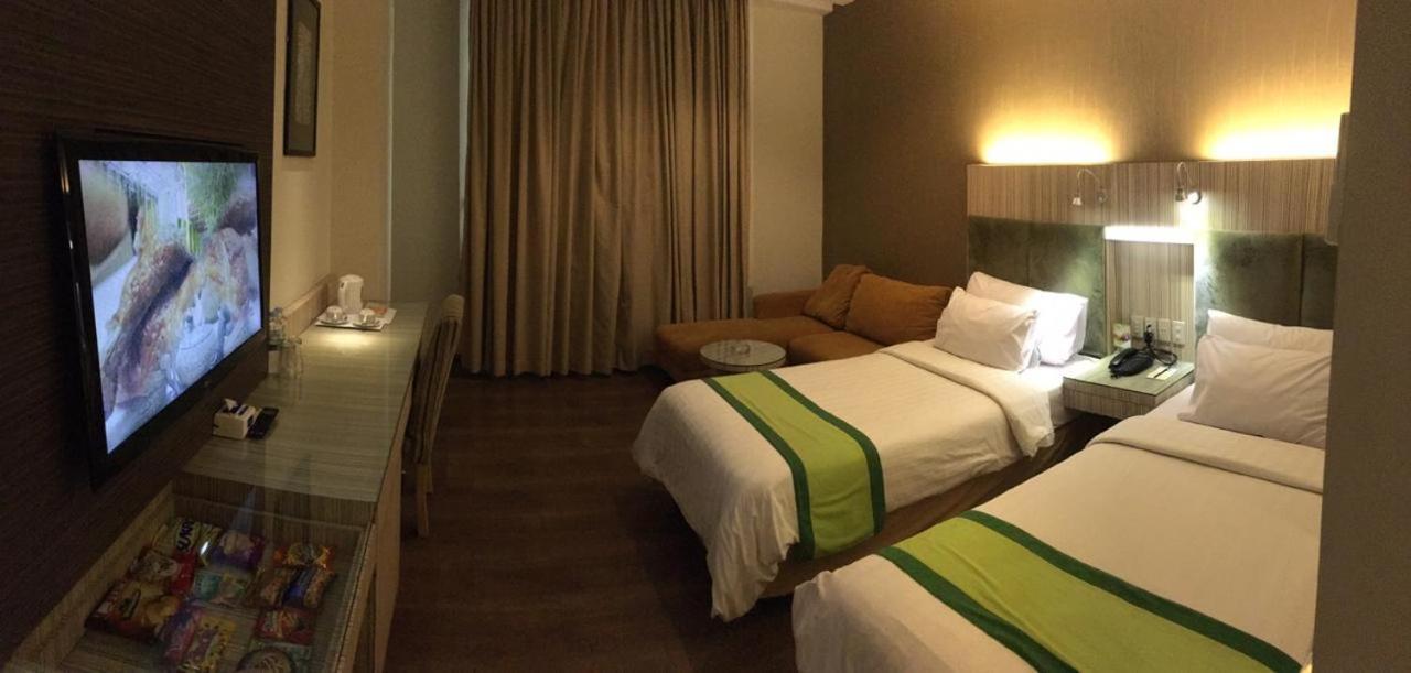 Hotel Wisata Niaga Purwokerto Kültér fotó