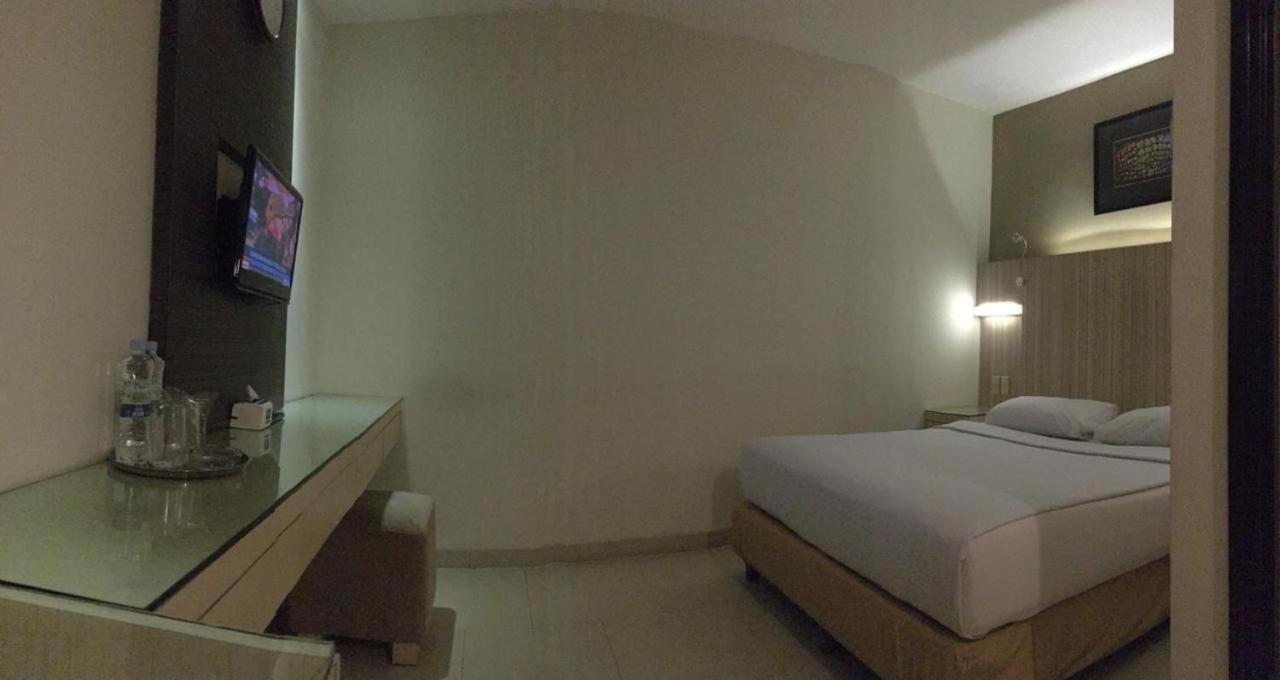 Hotel Wisata Niaga Purwokerto Kültér fotó