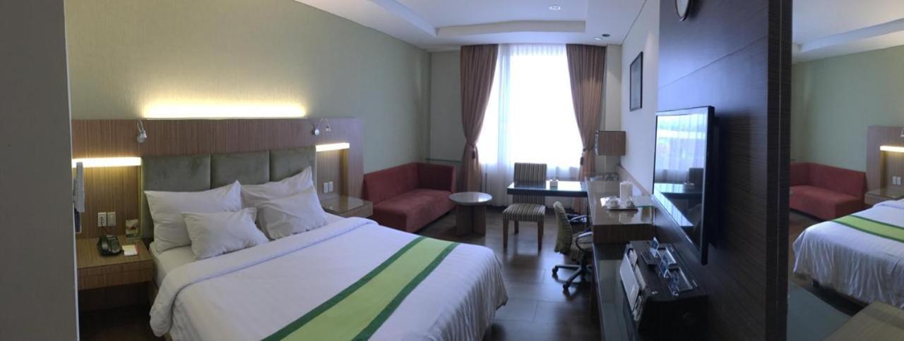 Hotel Wisata Niaga Purwokerto Kültér fotó